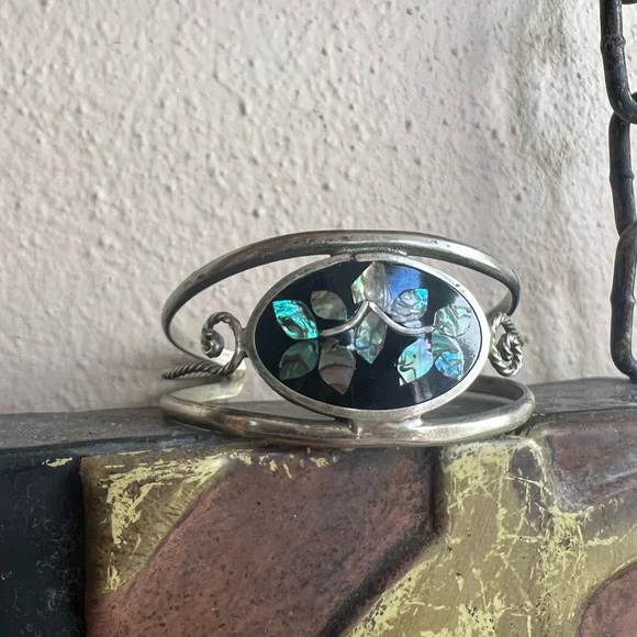Silver Bracelet with Abalone Leafy design Cuff - Picture 10 of 13
